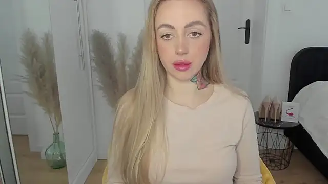 Snapshot of sexyCoralie chatting on 13, 2, 2025 sexyCoralie online show from 13, 2, 2025