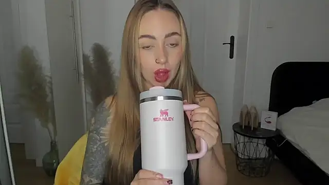 sexyCoralie online show from 18, 3, 2026