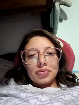 Snapshot of linda-schmidt chatting on 2, 6, 2026 linda-schmidt online show from 2, 6, 2026