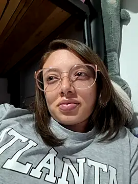 Snapshot of linda-schmidt chatting on 25, 5, 2026 linda-schmidt online show from 25, 5, 2026