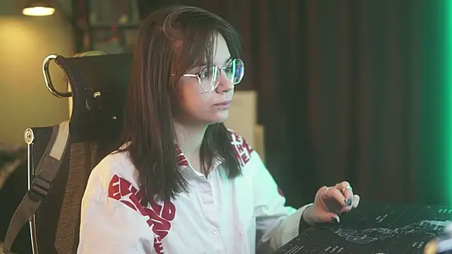 alyssa sweet online show from 25, 11, 2025