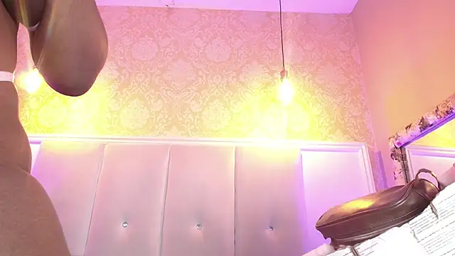 KayaBrown online show from 13, 4, 2026