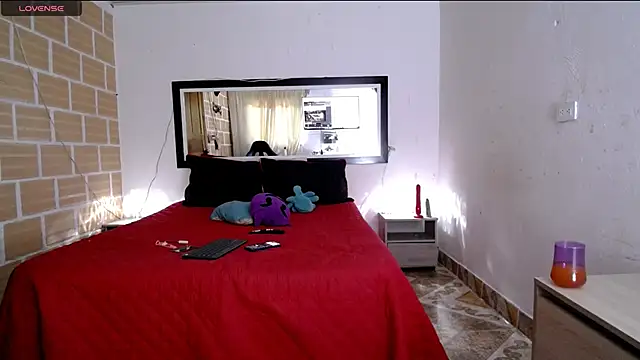 Julieta Rodriguez online show from 11, 11, 2025