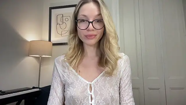 Snapshot of Cutensadistic chatting on 6, 3, 2025 Cutensadistic online show from 6, 3, 2025