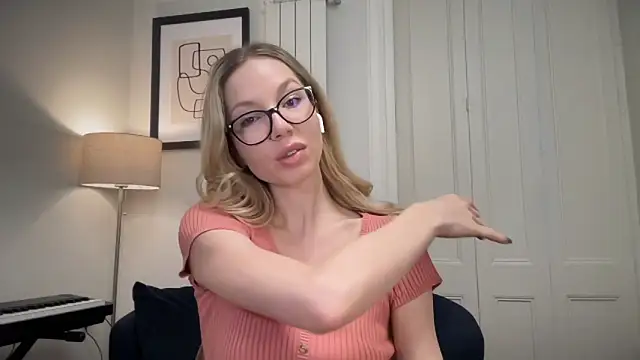 Snapshot of Cutensadistic chatting on 12, 3, 2025 Cutensadistic online show from 12, 3, 2025