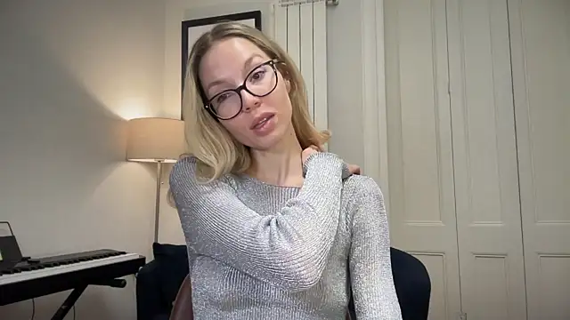Snapshot of Cutensadistic chatting on 4, 3, 2025 Cutensadistic online show from 4, 3, 2025