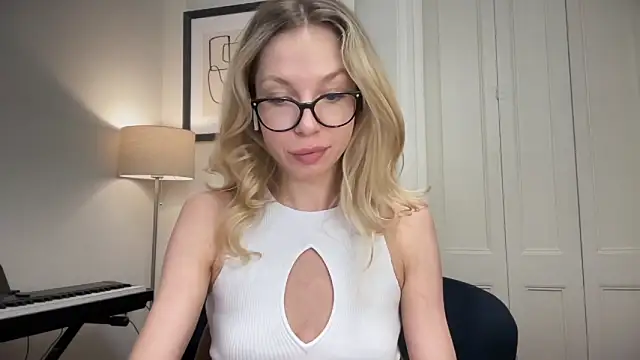 Snapshot of Cutensadistic chatting on 18, 3, 2025 Cutensadistic online show from 18, 3, 2025