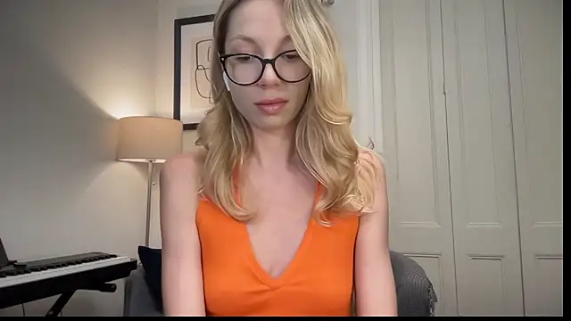 Snapshot of Cutensadistic chatting on 27, 2, 2025 Cutensadistic online show from 27, 2, 2025