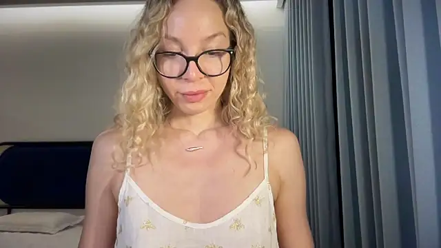Snapshot of Cutensadistic chatting on 10, 2, 2025 Cutensadistic online show from 10, 2, 2025