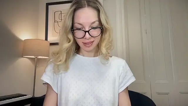 Snapshot of Cutensadistic chatting on 21, 3, 2025 Cutensadistic online show from 21, 3, 2025