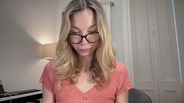 Snapshot of Cutensadistic chatting on 22, 1, 2025 Cutensadistic online show from 22, 1, 2025