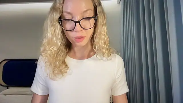 Snapshot of Cutensadistic chatting on 11, 2, 2025 Cutensadistic online show from 11, 2, 2025