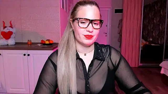 HotTiffani online show from 28, 11, 2025