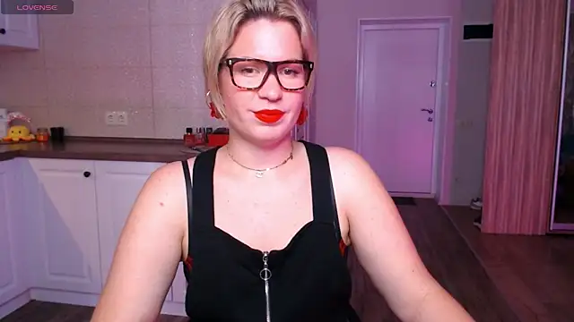 HotTiffani online show from 24, 9, 2025