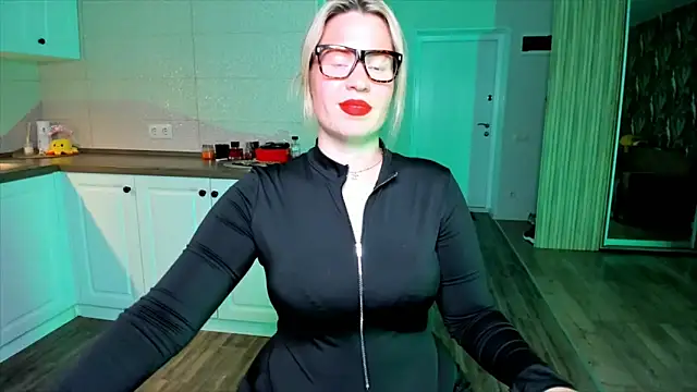 HotTiffani online show from 27, 9, 2025