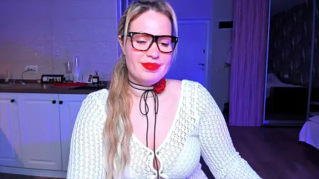 HotTiffani online show from 6, 2, 2026