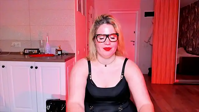 HotTiffani online show from 4, 2, 2026