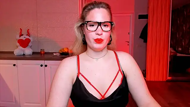 HotTiffani online show from 24, 11, 2025