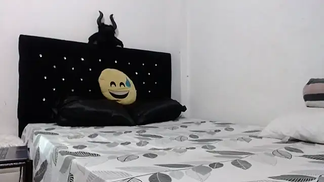 Snapshot of venuz_mendoza20 chatting on 1, 12, 2025 venuz mendoza20 online show from 1, 12, 2025