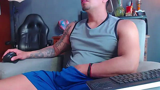 Snapshot of geirge_teacherxx chatting on 21, 11, 2025 geirge teacherxx online show from 21, 11, 2025