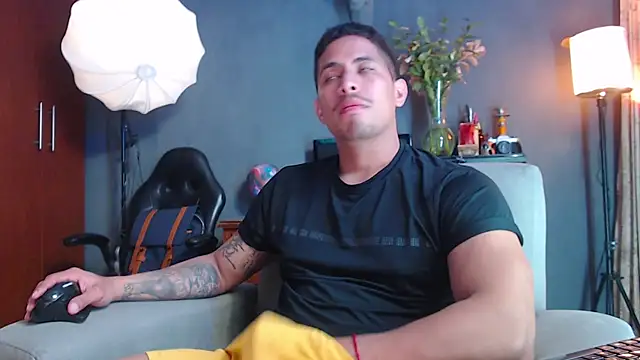 Snapshot of geirge_teacherxx chatting on 11, 11, 2025 geirge teacherxx online show from 11, 11, 2025