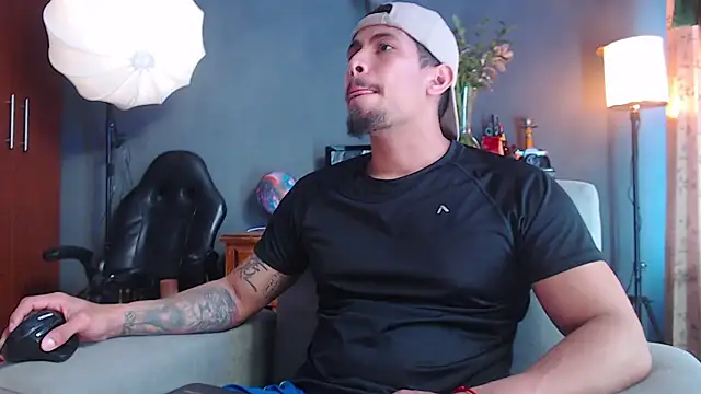 Snapshot of geirge_teacherxx chatting on 5, 11, 2025 geirge teacherxx online show from 5, 11, 2025