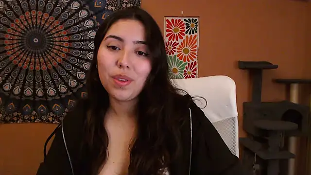 Snapshot of IntimateTales chatting on 7, 2, 2025 IntimateTales online show from 7, 2, 2025