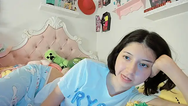 Snapshot of cherrycute chatting on 11, 9, 2025 cherrycute online show from 11, 9, 2025