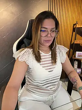 KellyBrooklyn  online show from 17, 4, 2026