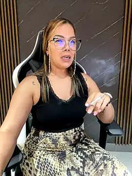 Snapshot of KellyBrooklyn_ chatting on 12, 9, 2025 KellyBrooklyn online show from 12, 9, 2025