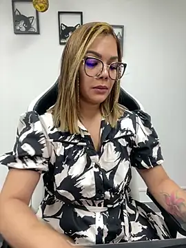 Snapshot of KellyBrooklyn_ chatting on 12, 12, 2024 KellyBrooklyn online show from 12, 12, 2024