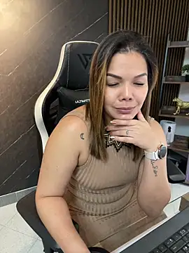 Snapshot of KellyBrooklyn_ chatting on 16, 3, 2026 KellyBrooklyn online show from 16, 3, 2026