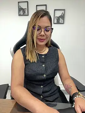 Snapshot of KellyBrooklyn_ chatting on 21, 3, 2025 KellyBrooklyn online show from 21, 3, 2025