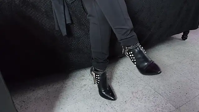  Jade 16 online show from 17, 12, 2025