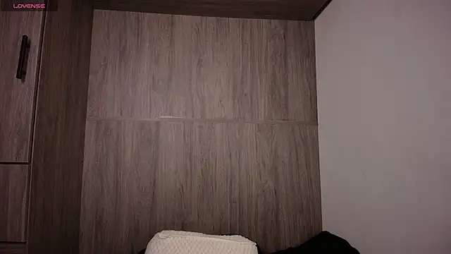 Swetisabella01 online show from 14, 2, 2026