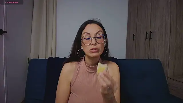 Snapshot of Swetisabella01 chatting on 19, 7, 2026 Swetisabella01 online show from 19, 7, 2026