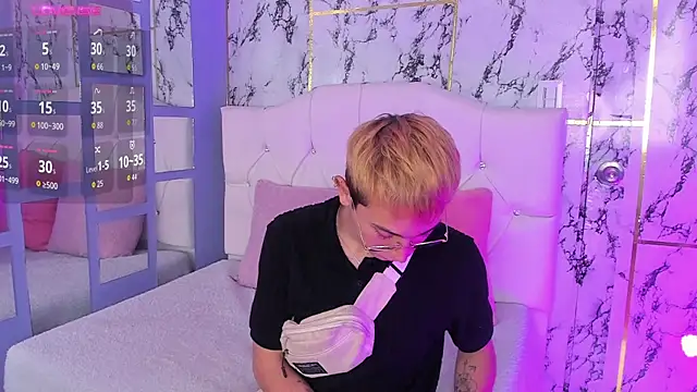 Snapshot of Chris_Bennett chatting on 25, 11, 2025 Chris Bennett online show from 25, 11, 2025