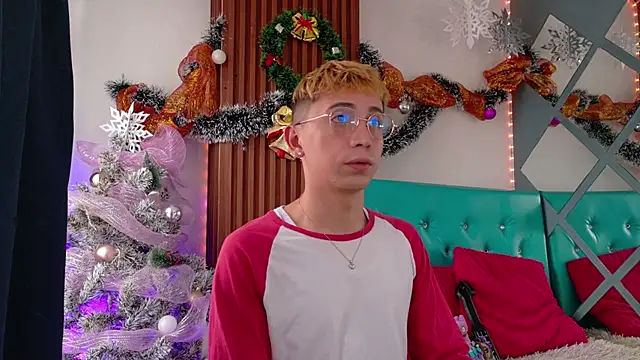 Chris Bennett online show from 4, 12, 2025