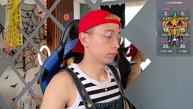 Snapshot of Chris_Bennett chatting on 27, 10, 2025 Chris Bennett online show from 27, 10, 2025