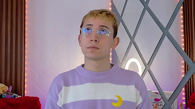 Snapshot of Chris_Bennett chatting on 7, 11, 2025 Chris Bennett online show from 7, 11, 2025