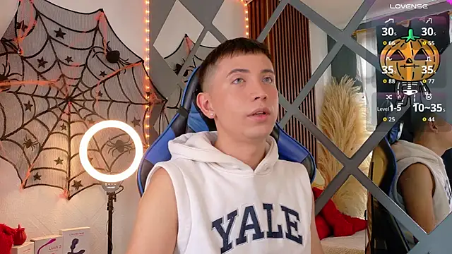 Snapshot of Chris_Bennett chatting on 10, 10, 2025 Chris Bennett online show from 10, 10, 2025