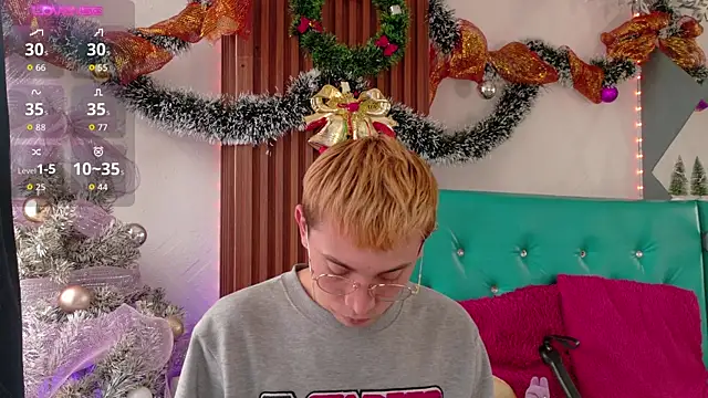 Snapshot of Chris_Bennett chatting on 20, 11, 2025 Chris Bennett online show from 20, 11, 2025