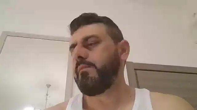 ChiIul11 online show from 5, 4, 2026