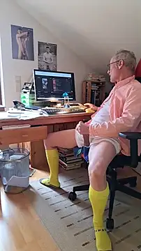 Snapshot of BerndisCam chatting on 26, 9, 2025 BerndisCam online show from 26, 9, 2025