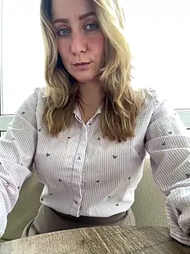 Snapshot of Puzdosia chatting on 23, 10, 2025 Puzdosia online show from 23, 10, 2025