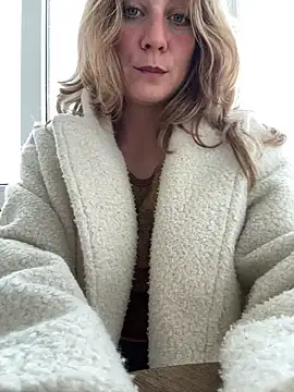 Snapshot of Puzdosia chatting on 12, 11, 2025 Puzdosia online show from 12, 11, 2025