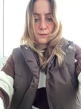 Snapshot of Puzdosia chatting on 18, 10, 2025 Puzdosia online show from 18, 10, 2025