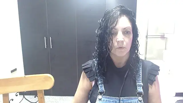 mijal queen online show from 26, 9, 2025