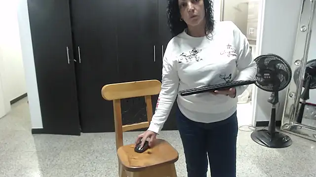 mijal queen online show from 5, 3, 2025