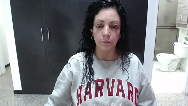 Snapshot of mijal_queen chatting on 15, 11, 2025 mijal queen online show from 15, 11, 2025